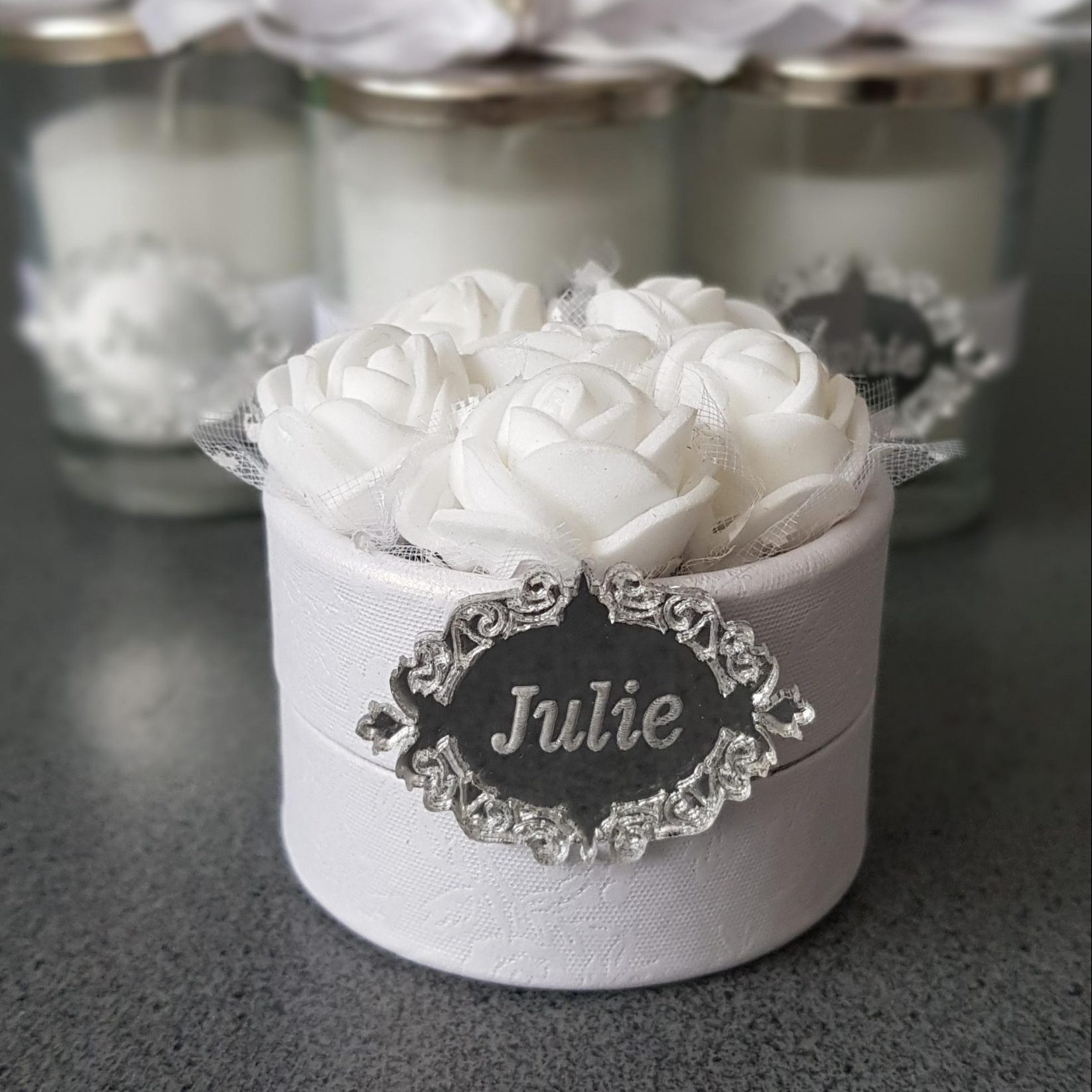 boite à dragées blanche fleurie cadeau invité