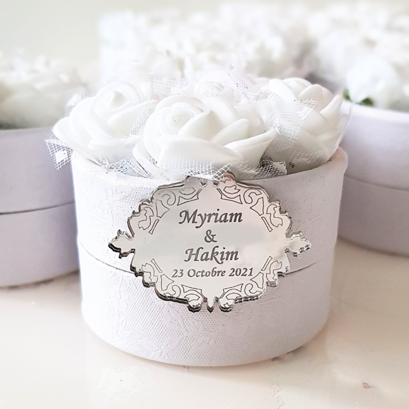 boite à dragées fleurie blanche cadeau invité