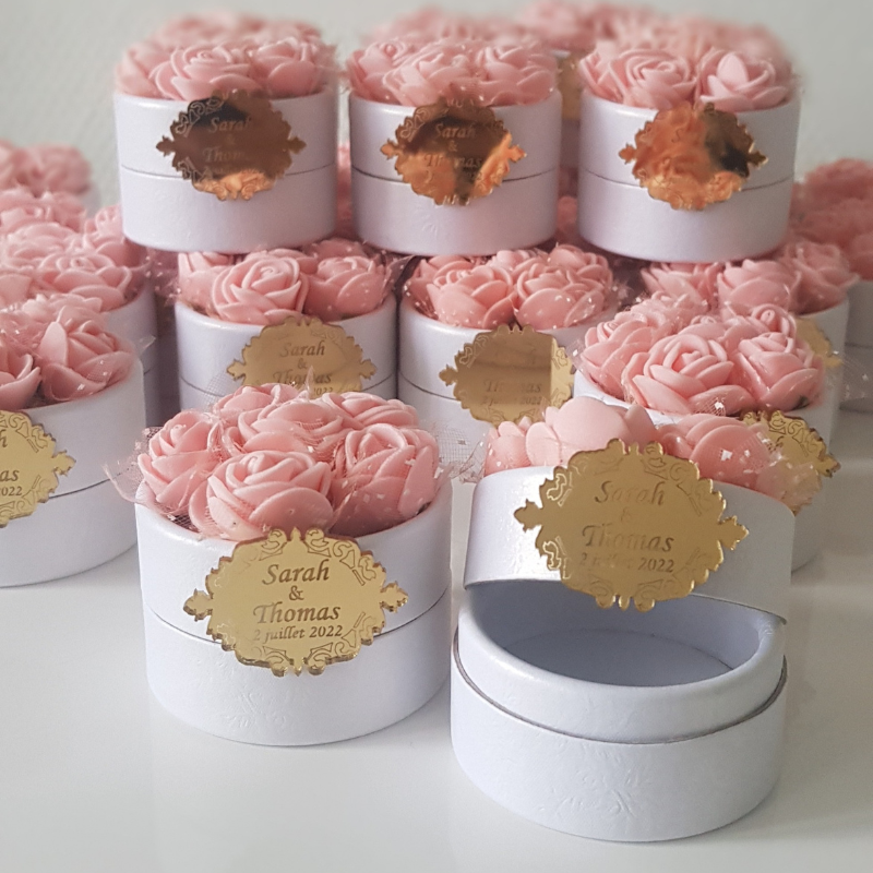 boite à dragées blanche fleurie cadeau invité