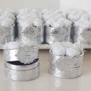 boite à dragées fleurie argentée cadeau invité